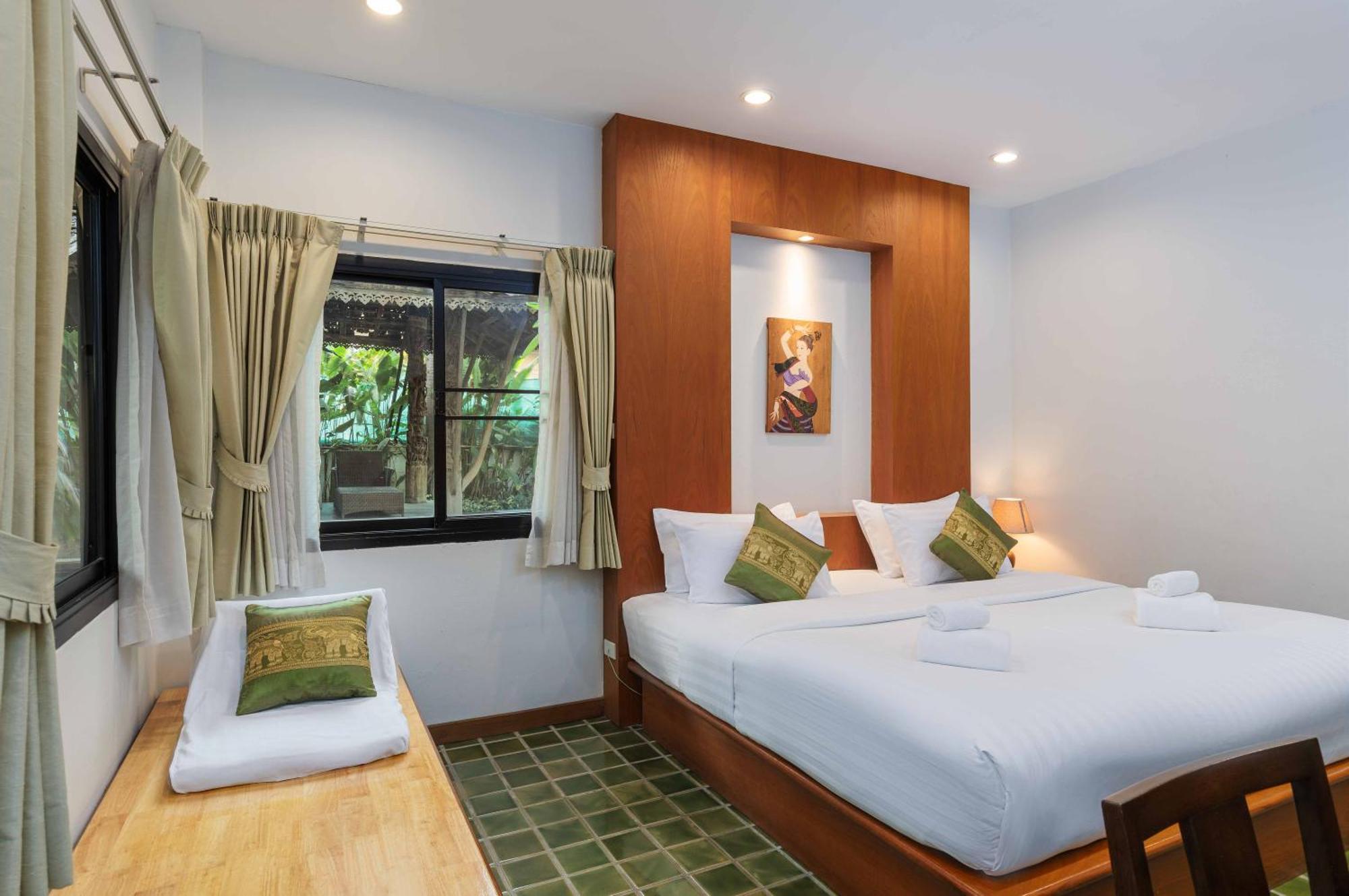 Charlie House Pin Klao Hotell Bangkok Eksteriør bilde