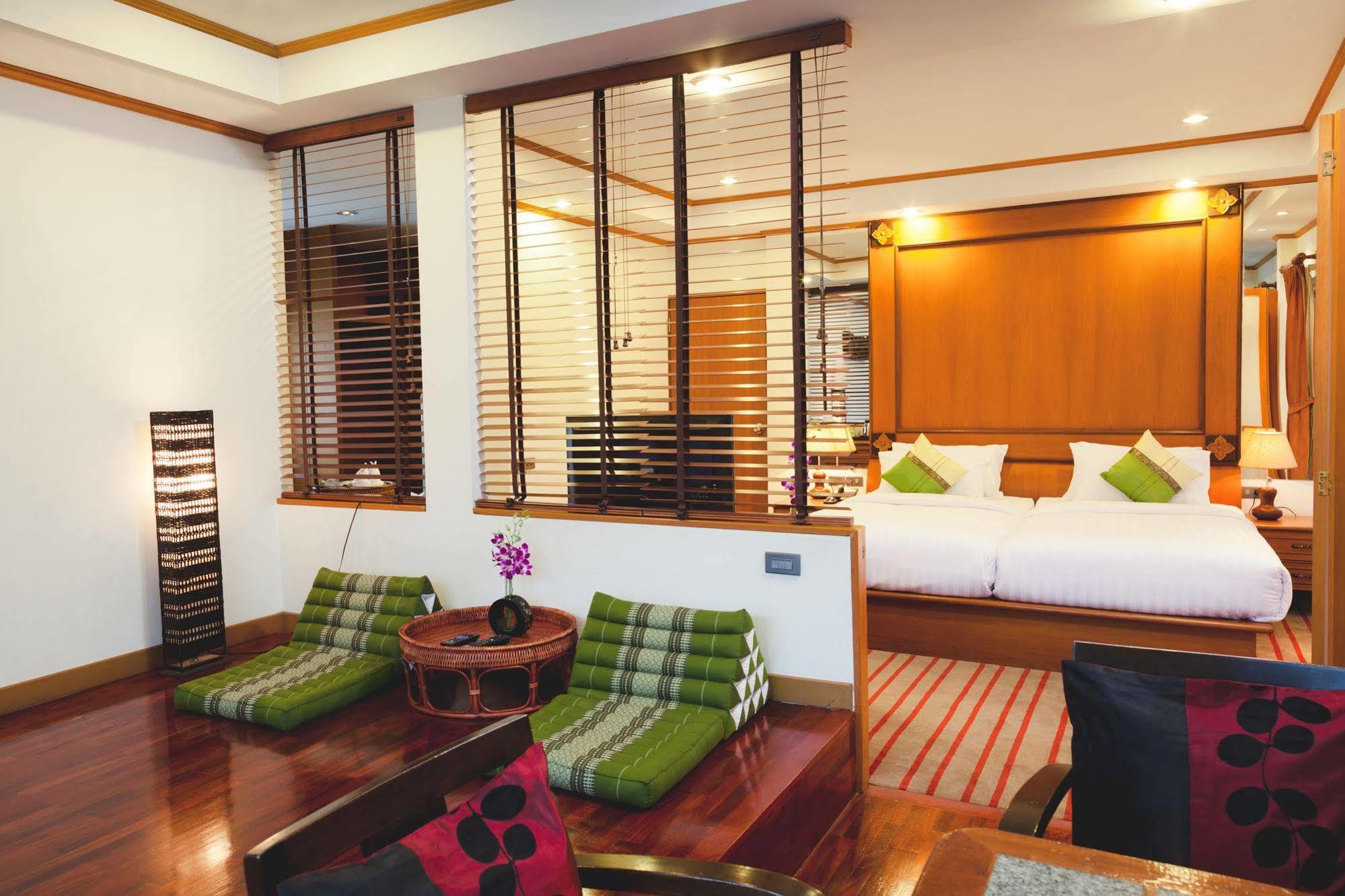 Charlie House Pin Klao Hotell Bangkok Eksteriør bilde