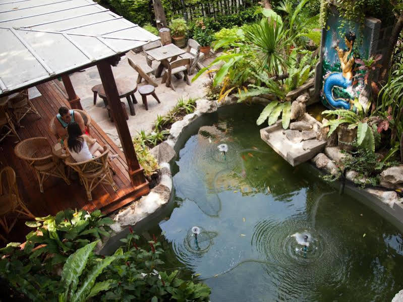 Charlie House Pin Klao Hotell Bangkok Eksteriør bilde