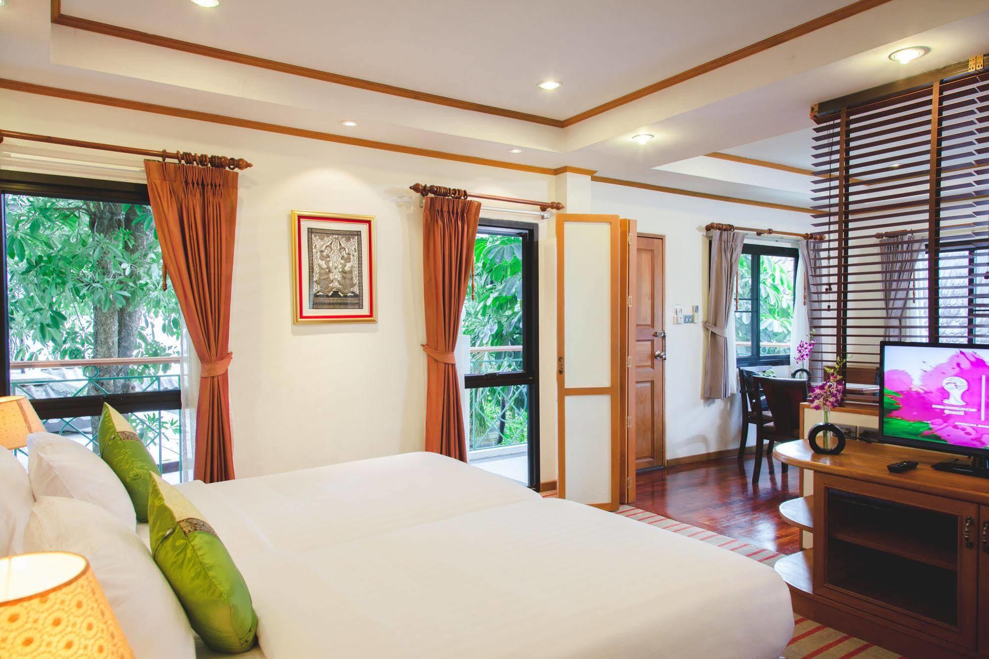 Charlie House Pin Klao Hotell Bangkok Eksteriør bilde