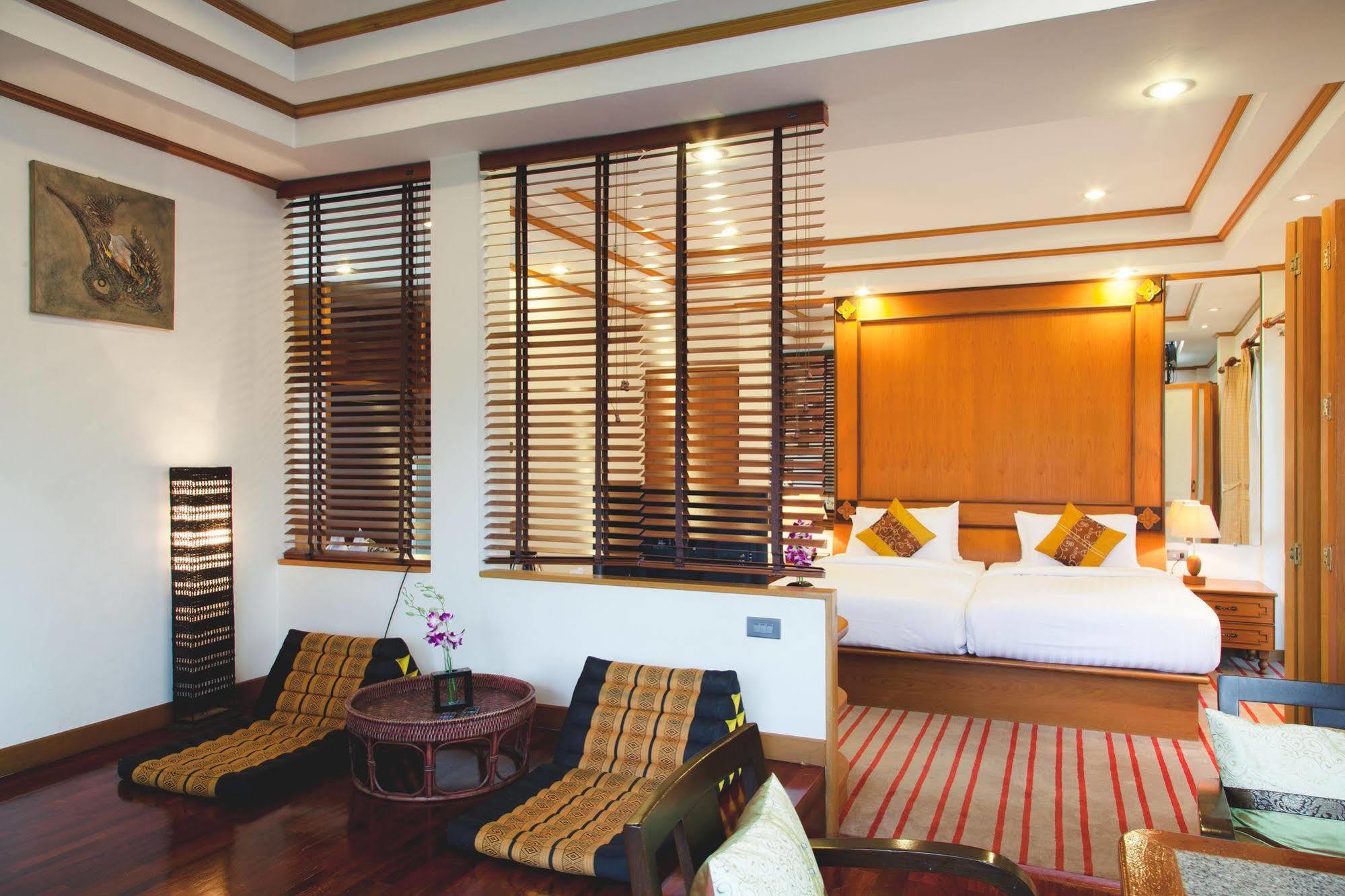 Charlie House Pin Klao Hotell Bangkok Eksteriør bilde