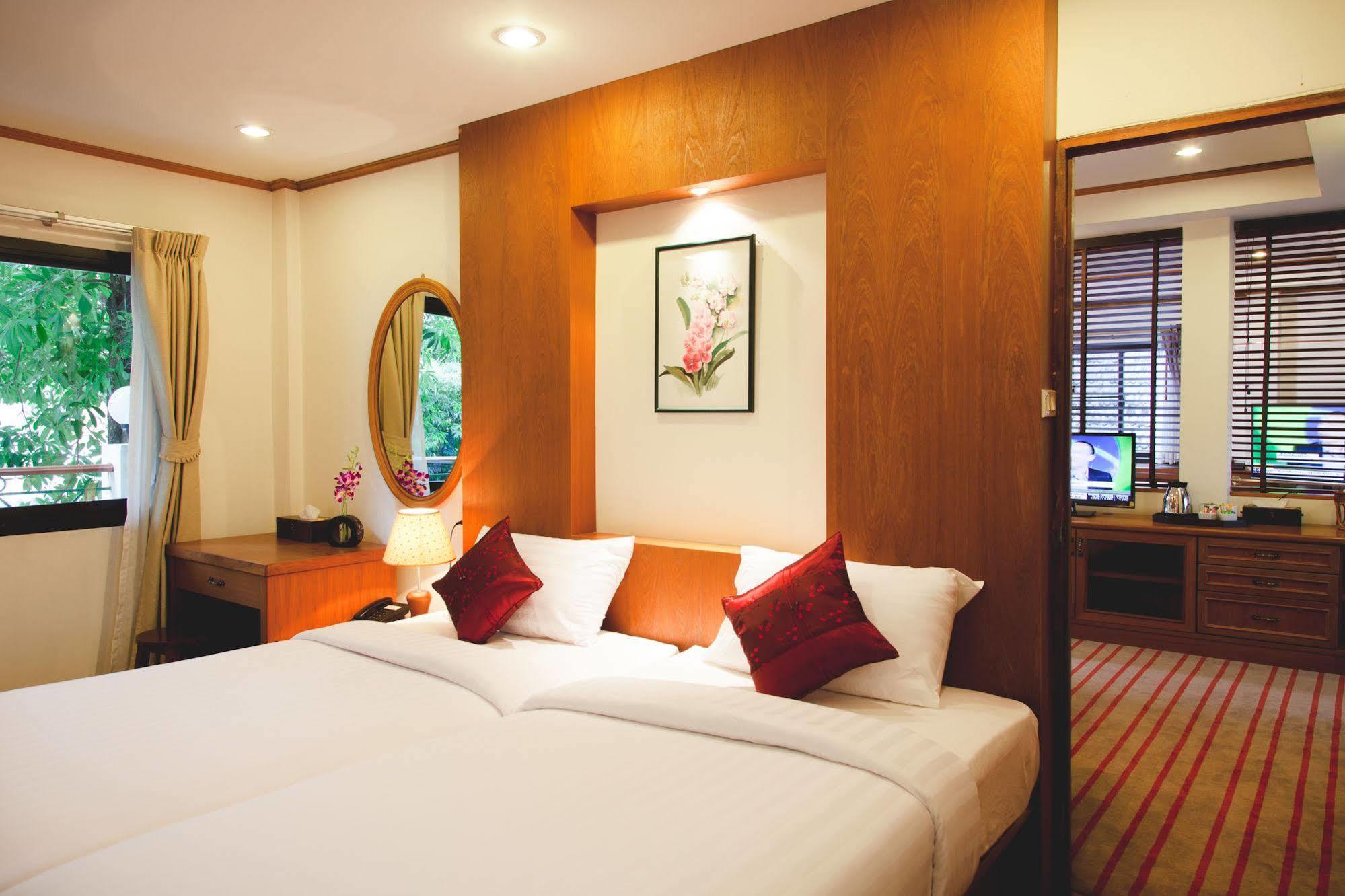 Charlie House Pin Klao Hotell Bangkok Eksteriør bilde